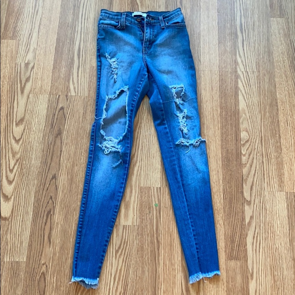 Ripped skinny jeans